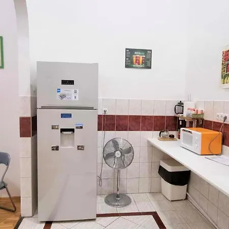 A & E Budapeszt