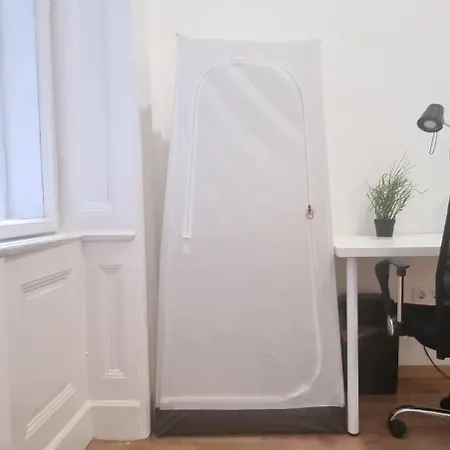 منزل للإقامة A & E *