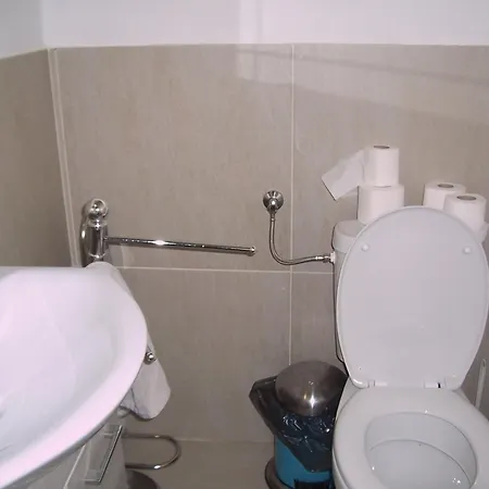 A & E *