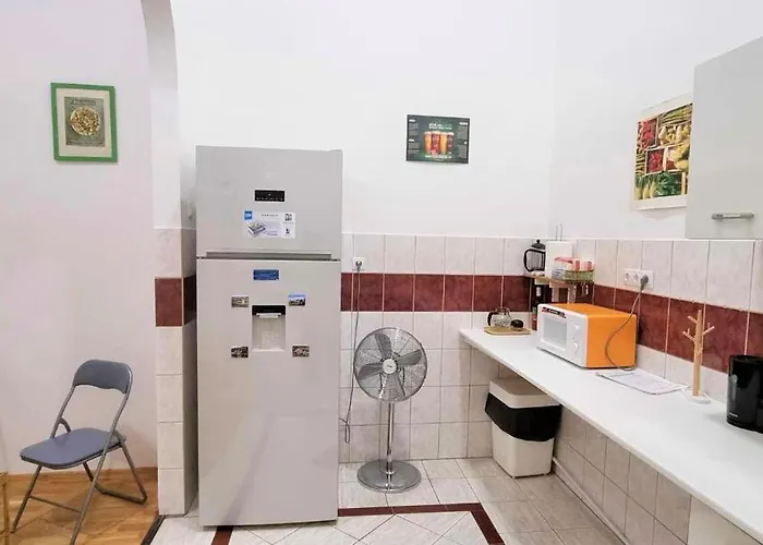 A & E Budapešť