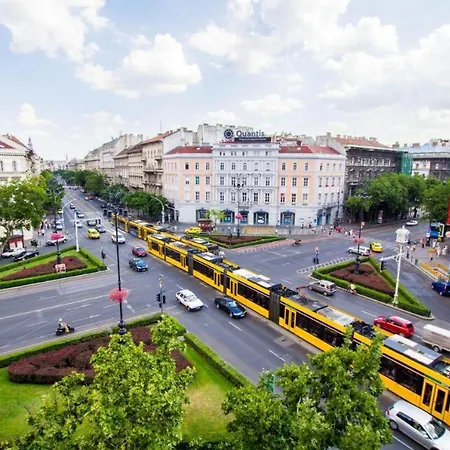 A & E * Budapeşte